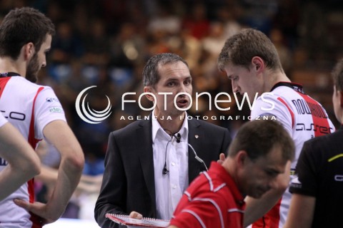  12.10.2011 RZESZOW SIATKOWKA PLUS LIGA 2011/2012 MEN VOLLEYBALL POLAND POLISH PLUSLIGA LEAGUE SEASON 2011/2012 MECZ ASSECO RESOVIA RZESZOW - PGE SKRA BELCHATOW N/Z TRENER ANDRZEJ KOWAL ROZMAWIA Z SIATKARZAMI PODCZAS PRZERWY TECHNICZNEJ  