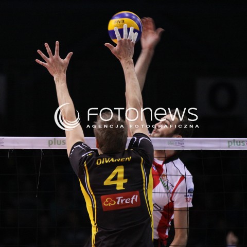  22.10.2011 RZESZOW SIATKOWKA PLUS LIGA 2011/2012 MEN VOLLEYBALL POLAND POLISH PLUSLIGA LEAGUE SEASON 2011/2012 MECZ ASSECO RESOVIA RZESZOW - LOTOS TREFL GDANSK N/Z ATAK MATEUSZ MIKA BLOK MIKKO OIVANEN  