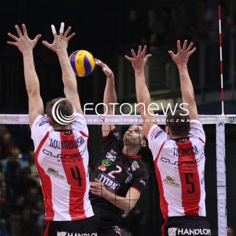  31.10.2011 RZESZOW SIATKOWKA PLUS LIGA 2011/2012 MEN VOLLEYBALL POLAND POLISH PLUSLIGA LEAGUE SEASON 2011/2012 MECZ ASSECO RESOVIA RZESZOW - TYTAN AZS CZESTOCHOWA N/Z ATAK KRZYSZTOF GIERCZYNSKI BLOK LUKAS TICHACEK PIOTR NOWAKOWSKI  
