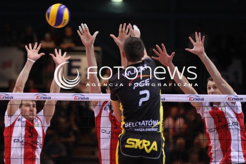  21.01.2012 RZESZOW SIATKOWKA PUCHAR POLSKI 2012 MEN VOLLEYBALL ENEA CUP MEN MECZ POLFINAL SEMIFINAL ASSECO RESOVIA - PGE SKRA BELCHATOW N/Z ATAK MARIUSZ WLAZLY BLOK PAUL LOTMAN LUKAS TICHACEK  