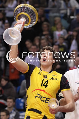  22.01.2012 RZESZOW SIATKOWKA PUCHAR POLSKI 2012 MEN VOLLEYBALL ENEA CUP MEN MECZ FINAL JASTRZEBSKI WEGIEL - PGE SKRA BELCHATOW N/Z ALEKSANDER ATANASIJEVIC RADOSC WYGRANA PUCHAR  