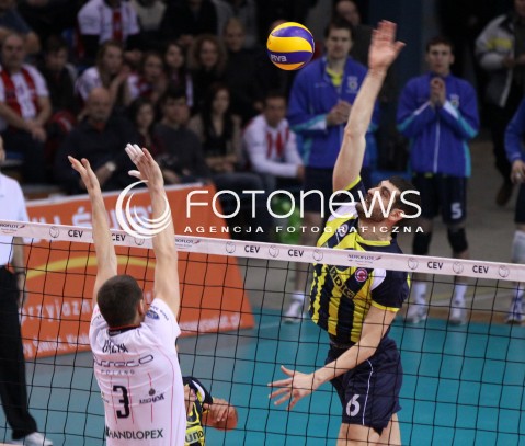  08.02.2012 RZESZOW SIATKOWKA PUCHAR CEV CHALLENGE ROUND 2012 MEN 2011/2012 CEV VOLLEYBALL CUP MEN MECZ ASSECO RESOVIA RZESZOW - FENERBAHCE GRUNDIG STAMBUL N/Z ATAK KEMAL KAYHAN BLOK WOJCIECH GRZYB  