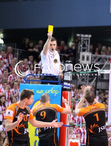  02.03.2012 RZESZOW SIATKOWKA PLUS LIGA 2011/2012 MEN VOLLEYBALL POLAND POLISH PLUSLIGA LEAGUE SEASON 2011/2012 MECZ ASSECO RESOVIA RZESZOW - JSW JASTRZEBSKI WEGIEL N/Z KARA ZLOSC ZOLTA KARTKA ZBIGNIEW BARTMAN MICHAL LASKO MICHAL KUBIAK SEDZIA  