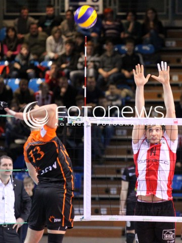  02.03.2012 RZESZOW SIATKOWKA PLUS LIGA 2011/2012 MEN VOLLEYBALL POLAND POLISH PLUSLIGA LEAGUE SEASON 2011/2012 MECZ ASSECO RESOVIA RZESZOW - JSW JASTRZEBSKI WEGIEL N/Z ATAK MICHAL KUBIAK BLOK ADRIAN GONTARIU  