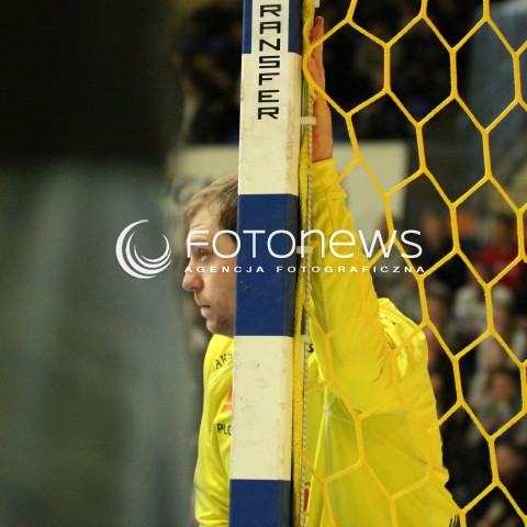  07.03.2012 MIELEC HALA MOSIR PILKA RECZNA MEZCZYZN HANDBALL PGNIG SUPERLIGA 2011/2012 MECZ TAURON STAL MIELEC - WISLA ORLEN PLOCK N/Z MARCIN WICHARY  