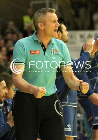  07.03.2012 MIELEC HALA MOSIR PILKA RECZNA MEZCZYZN HANDBALL PGNIG SUPERLIGA 2011/2012 MECZ TAURON STAL MIELEC - WISLA ORLEN PLOCK N/Z TRENER LARS WALTHER RADOSC  