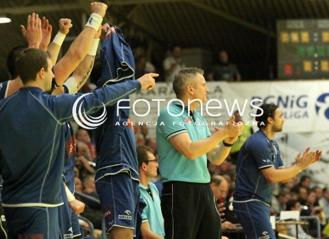  07.03.2012 MIELEC HALA MOSIR PILKA RECZNA MEZCZYZN HANDBALL PGNIG SUPERLIGA 2011/2012 MECZ TAURON STAL MIELEC - WISLA ORLEN PLOCK N/Z RADOSC WYGRANA ORLEN WISLA PLOCK TRENER LARS WALTHER  