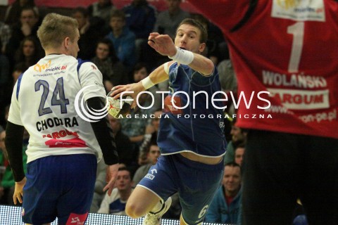  07.03.2012 MIELEC HALA MOSIR PILKA RECZNA MEZCZYZN HANDBALL PGNIG SUPERLIGA 2011/2012 MECZ TAURON STAL MIELEC - WISLA ORLEN PLOCK N/Z JOAKIM BACKSTROM MICHAL CHODARA  