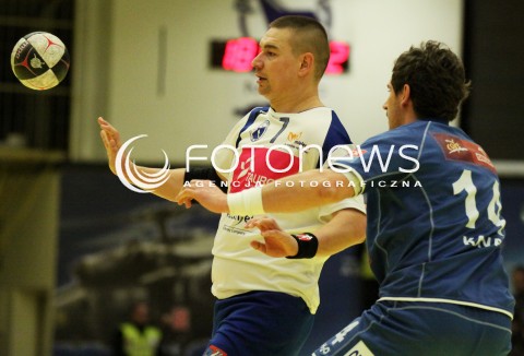  07.03.2012 MIELEC HALA MOSIR PILKA RECZNA MEZCZYZN HANDBALL PGNIG SUPERLIGA 2011/2012 MECZ TAURON STAL MIELEC - WISLA ORLEN PLOCK N/Z BOSTJAN KAVAS GRZEGORZ SOBUT  