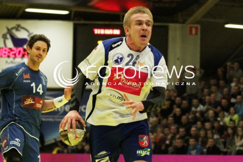  07.03.2012 MIELEC HALA MOSIR PILKA RECZNA MEZCZYZN HANDBALL PGNIG SUPERLIGA 2011/2012 MECZ TAURON STAL MIELEC - WISLA ORLEN PLOCK N/Z MICHAL CHODARA  