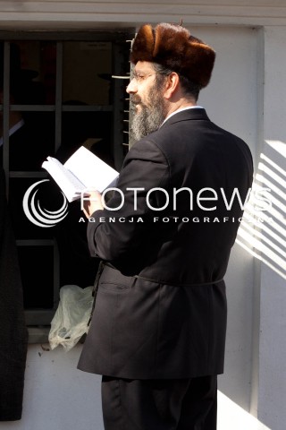  15.03.2012 LEZAJSK PIELGRZYMKA CHASYDOW DO GROBU CADYKA ELIMELECHA WEISSBLUMA W LEZAJSKU W  ROCZNICE SMIERCI.  