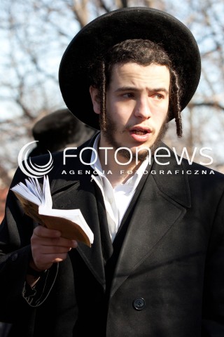  15.03.2012 LEZAJSK PIELGRZYMKA CHASYDOW DO GROBU CADYKA ELIMELECHA WEISSBLUMA W LEZAJSKU W  ROCZNICE SMIERCI.  