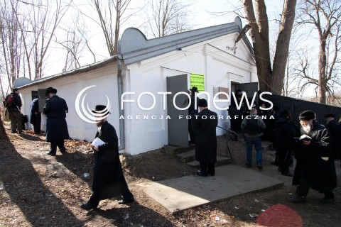  15.03.2012 LEZAJSK PIELGRZYMKA CHASYDOW DO GROBU CADYKA ELIMELECHA WEISSBLUMA W LEZAJSKU W  ROCZNICE SMIERCI.  