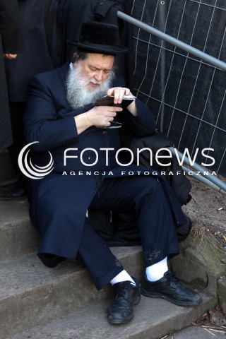  15.03.2012 LEZAJSK PIELGRZYMKA CHASYDOW DO GROBU CADYKA ELIMELECHA WEISSBLUMA W LEZAJSKU W  ROCZNICE SMIERCI.  