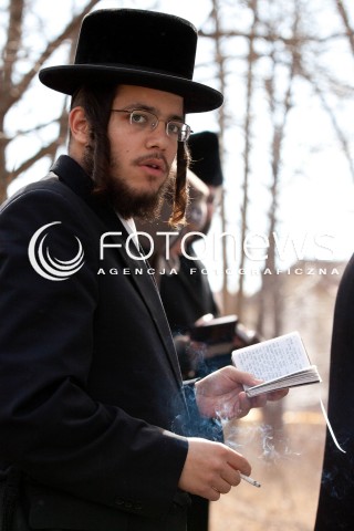  15.03.2012 LEZAJSK PIELGRZYMKA CHASYDOW DO GROBU CADYKA ELIMELECHA WEISSBLUMA W LEZAJSKU W  ROCZNICE SMIERCI.  