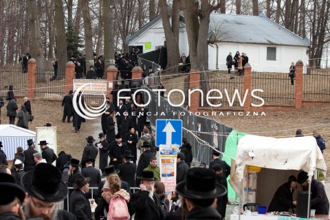  15.03.2012 LEZAJSK PIELGRZYMKA CHASYDOW DO GROBU CADYKA ELIMELECHA WEISSBLUMA W LEZAJSKU W  ROCZNICE SMIERCI.  