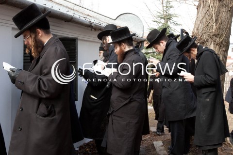  15.03.2012 LEZAJSK PIELGRZYMKA CHASYDOW DO GROBU CADYKA ELIMELECHA WEISSBLUMA W LEZAJSKU W  ROCZNICE SMIERCI.  