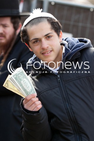  15.03.2012 LEZAJSK PIELGRZYMKA CHASYDOW DO GROBU CADYKA ELIMELECHA WEISSBLUMA W LEZAJSKU W  ROCZNICE SMIERCI.  