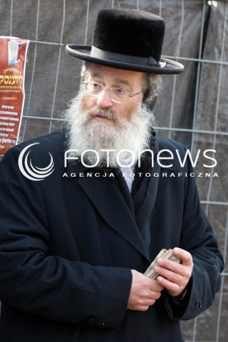  15.03.2012 LEZAJSK PIELGRZYMKA CHASYDOW DO GROBU CADYKA ELIMELECHA WEISSBLUMA W LEZAJSKU W  ROCZNICE SMIERCI.  