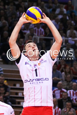  28.03.2012 RZESZOW SIATKOWKA PUCHAR CEV FINAL 2012 MEN 2011/2012 CEV VOLLEYBALL CUP MEN MECZ ASSECO RESOVIA RZESZOW -  DYNAMO MOSKWA N/Z MACIEJ DOBROWOLSKI  