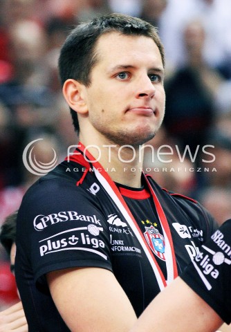  22.04.2012 RZESZOW <br />SIATKOWKA PLUSLIGA 4. MECZ FINALOWY SEZONU 2011/2012 MEN VOLLEYBALL PLUSLIGA SEASON 2011/2012 FINAL GAME NUMBER 4 ASSECO RESOVIA - PGE SKRA BELCHATOW <br />N/Z BARTOSZ KUREK W KOSZULCE ASSECO RESOVII SMUTEK PRZEGRANA <br /> 