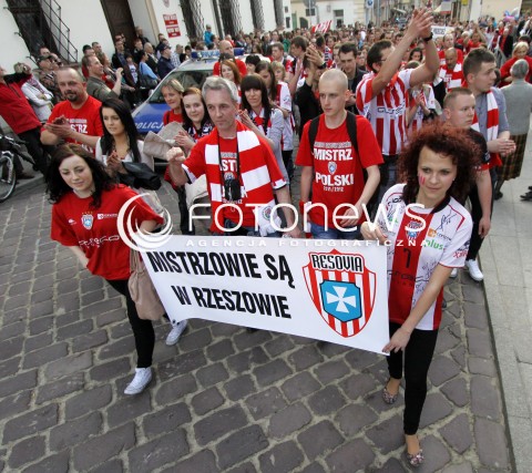  22.04.2012 RZESZOW SIATKOWKA PLUSLIGA 4. MECZ FINALOWY SEZONU 2011/2012 MEN VOLLEYBALL PLUSLIGA SEASON 2011/2012 FINAL GAME NUMBER 4 ASSECO RESOVIA - PGE SKRA BELCHATOW N/Z RADOSC KIBICOW NA ULIACACH RZESZOWA BANER  