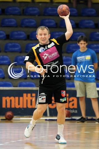  21.08.2012 MIELEC PILKA RECZNA MEZCZYZN SEZON 2012/2013 HANDBALL MATCH MECZ SPARING SPR TAURON STAL MIELEC - DYNAMO POLTAVA N/Z LUKASZ JANYST FOTO MACIEJ GOCLON / FOTONEWS 