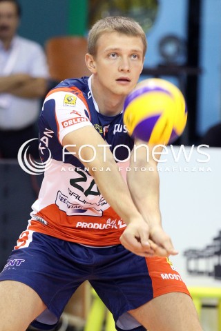  15.09.2012 KROSNO SIATKOWKA V TURNIEJ O PUCHAR PREZYDENTA MIASTA KROSNA MECZ ASSECO RESOVIA RZESZOW - ZAKSA KEDZIERZYN KOZLE N/Z LUKASZ WISNIEWSKI  