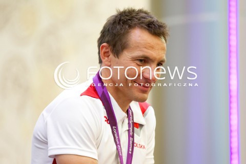  17.09.2012 RZESZOW RAFAL WILK - DWUKROTNY ZLOTY MEDALISTA IGRZYSK PARAOLIMPIJSKICH W LONDYNIE PODCZAS SPOTKANIA Z KBIICAMI N/Z RAFAL WILK  