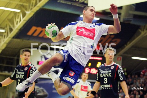  13.10.2012 MIELEC POLAND PILKA RECZNA PUCHAR EHF 2. RUNDA 2012/2013 MEN'S HANDBALL EHF CUP SECOND ROUND MECZ MATCH TAURON STAL MIELEC - TEAM TVIS HOLSTEBRO N/Z DAMIAN KOSTRZEWA  