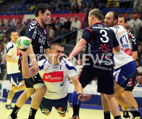  13.10.2012 MIELEC POLAND PILKA RECZNA PUCHAR EHF 2. RUNDA 2012/2013 MEN'S HANDBALL EHF CUP SECOND ROUND MECZ MATCH TAURON STAL MIELEC - TEAM TVIS HOLSTEBRO N/Z GRZEGORZ SOBUT MAGNUS GRUBB BRAMMING SOREN HANSEN MIROSLAW GUDZ  