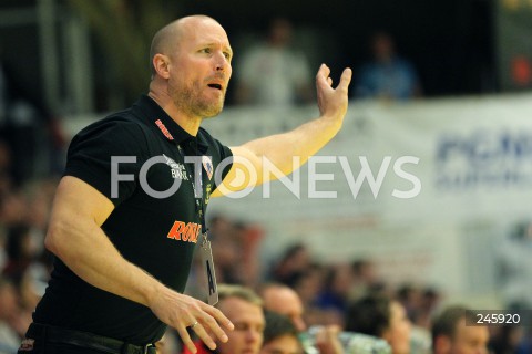  13.10.2012 MIELEC POLAND PILKA RECZNA PUCHAR EHF 2. RUNDA 2012/2013 MEN'S HANDBALL EHF CUP SECOND ROUND MECZ MATCH TAURON STAL MIELEC - TEAM TVIS HOLSTEBRO N/Z KLAVS BRUUN JORGENSEN (HEAD COACH)  