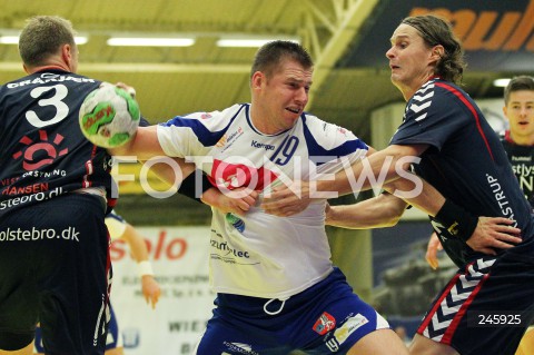  13.10.2012 MIELEC POLAND PILKA RECZNA PUCHAR EHF 2. RUNDA 2012/2013 MEN'S HANDBALL EHF CUP SECOND ROUND MECZ MATCH TAURON STAL MIELEC - TEAM TVIS HOLSTEBRO N/Z RAFAL GLINSKI JAKOB THOUSTRUP SOREN HANSEN  