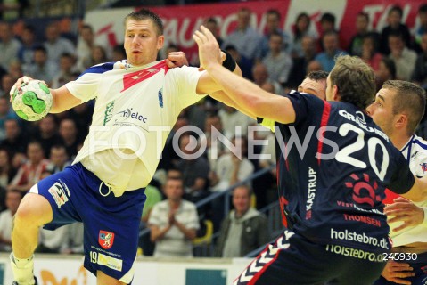 13.10.2012 MIELEC POLAND PILKA RECZNA PUCHAR EHF 2. RUNDA 2012/2013 MEN'S HANDBALL EHF CUP SECOND ROUND MECZ MATCH TAURON STAL MIELEC - TEAM TVIS HOLSTEBRO N/Z RAFAL GLINSKI KLAUS THOMSEN  