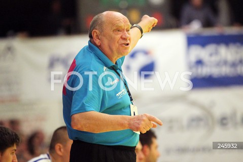  13.10.2012 MIELEC POLAND PILKA RECZNA PUCHAR EHF 2. RUNDA 2012/2013 MEN'S HANDBALL EHF CUP SECOND ROUND MECZ MATCH TAURON STAL MIELEC - TEAM TVIS HOLSTEBRO N/Z RYSZARD SKUTNIK (HEAD COACH)  