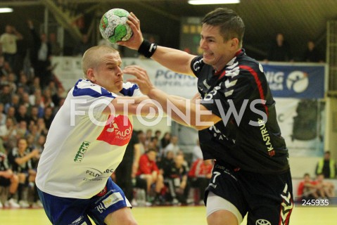  13.10.2012 MIELEC POLAND PILKA RECZNA PUCHAR EHF 2. RUNDA 2012/2013 MEN'S HANDBALL EHF CUP SECOND ROUND MECZ MATCH TAURON STAL MIELEC - TEAM TVIS HOLSTEBRO N/Z MICHAL CHODARA NIELS ALLAN DAMGAARD  