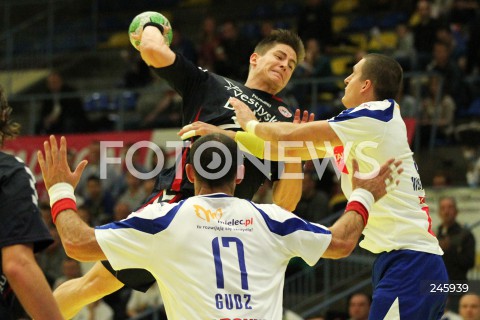  13.10.2012 MIELEC POLAND PILKA RECZNA PUCHAR EHF 2. RUNDA 2012/2013 MEN'S HANDBALL EHF CUP SECOND ROUND MECZ MATCH TAURON STAL MIELEC - TEAM TVIS HOLSTEBRO N/Z NIELS ALLAN DAMGAARD MIROSLAW GUDZ DAMIAN KOSTRZEWA  