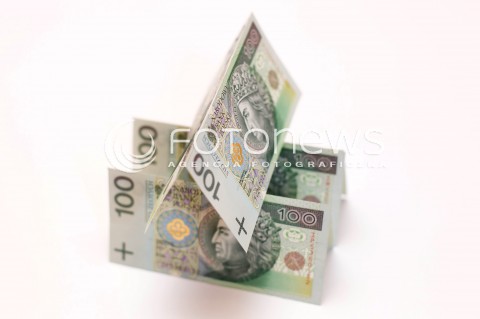  16.11.2012 RZESZOW ZDJECIA ILUSTRACYJNE. PIENIADZE. PIRAMIDA FINANSOWA  