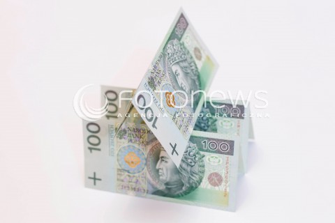  16.11.2012 RZESZOW ZDJECIA ILUSTRACYJNE. PIENIADZE. PIRAMIDA FINANSOWA  