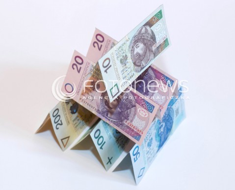  16.11.2012 RZESZOW ZDJECIA ILUSTRACYJNE. PIENIADZE. PIRAMIDA FINANSOWA  