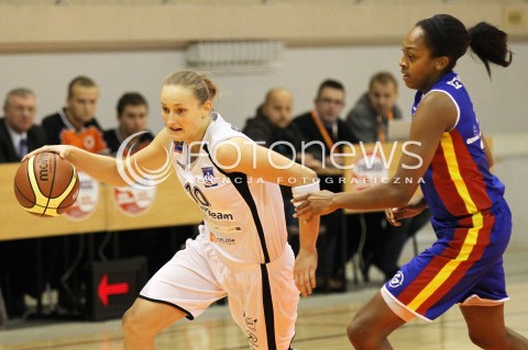  28.11.2012 LANCUT KOSZYKOWKA KOBIET FORD GERMAZ EKSTRAKLASA PLKK WOMEN BASKETBALL MECZ AZS OPTEAM RZESZOW - CENTRUM WZGORZE GDYNIA N/Z ELZBIETA MUKOSIEJ ANTONIA BENNETT  
