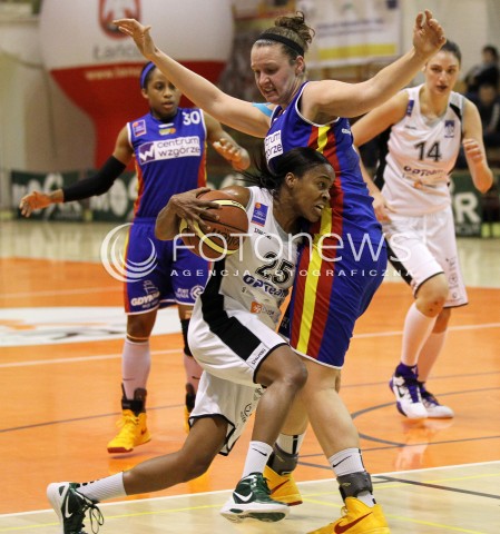  28.11.2012 LANCUT KOSZYKOWKA KOBIET FORD GERMAZ EKSTRAKLASA PLKK WOMEN BASKETBALL MECZ AZS OPTEAM RZESZOW - CENTRUM WZGORZE GDYNIA N/Z LEAH METCALF MALGORZATA MISIUK LORIN DIXON JOANNA KEDZIA  