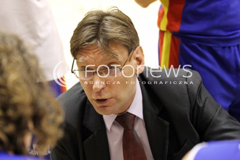  28.11.2012 LANCUT KOSZYKOWKA KOBIET FORD GERMAZ EKSTRAKLASA PLKK WOMEN BASKETBALL MECZ AZS OPTEAM RZESZOW - CENTRUM WZGORZE GDYNIA N/Z VADIM CZECZURO TRENER ( HEAD COACH )  