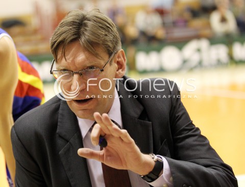  28.11.2012 LANCUT KOSZYKOWKA KOBIET FORD GERMAZ EKSTRAKLASA PLKK WOMEN BASKETBALL MECZ AZS OPTEAM RZESZOW - CENTRUM WZGORZE GDYNIA N/Z VADIM CZECZURO TRENER ( HEAD COACH )  