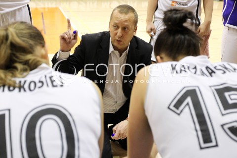  28.11.2012 LANCUT KOSZYKOWKA KOBIET FORD GERMAZ EKSTRAKLASA PLKK WOMEN BASKETBALL MECZ AZS OPTEAM RZESZOW - CENTRUM WZGORZE GDYNIA N/Z WOJCIECH DOWNAR ZAPOLSKI TRENER ( HEAD COACH )  