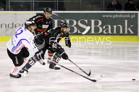  04.12.2012 SANOK HOKEJ NA LODZIE PLH MECZ CIARKO PBS BANK SANOK - GKS TYCHY N/Z MIKOLAJ LOPUSKI PAWEL DRONIA  