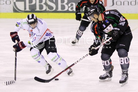  04.12.2012 SANOK HOKEJ NA LODZIE PLH MECZ CIARKO PBS BANK SANOK - GKS TYCHY N/Z MARTIN VOZDECKY TEDDY DA COSTA  