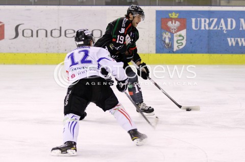  04.12.2012 SANOK HOKEJ NA LODZIE PLH MECZ CIARKO PBS BANK SANOK - GKS TYCHY N/Z ADRIAN PARZYSZEK PAWEL DRONIA  