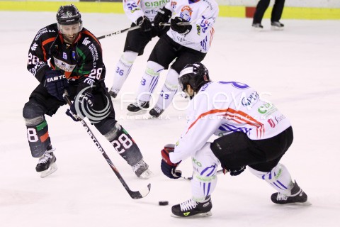  04.12.2012 SANOK HOKEJ NA LODZIE PLH MECZ CIARKO PBS BANK SANOK - GKS TYCHY N/Z MILAN BARANYK MARTIN VOZDECKY  