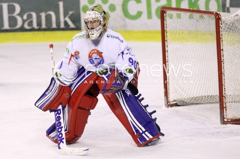  04.12.2012 SANOK HOKEJ NA LODZIE PLH MECZ CIARKO PBS BANK SANOK - GKS TYCHY N/Z PRZEMYSLAW ODROBNY  